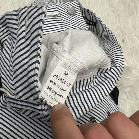 Flamingals embroidered pocket ripped mid rise straight leg jeans size M FL5 72 - Picture 9 of 10